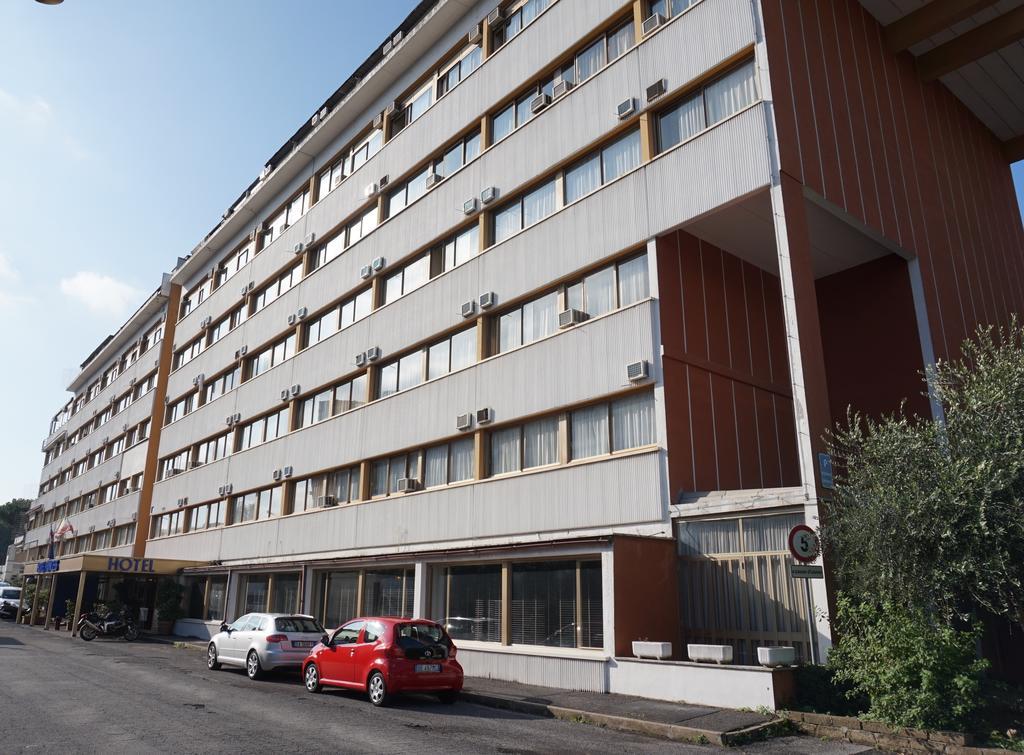 ホテル Ibis Styles Roma Aurelia エクステリア 写真