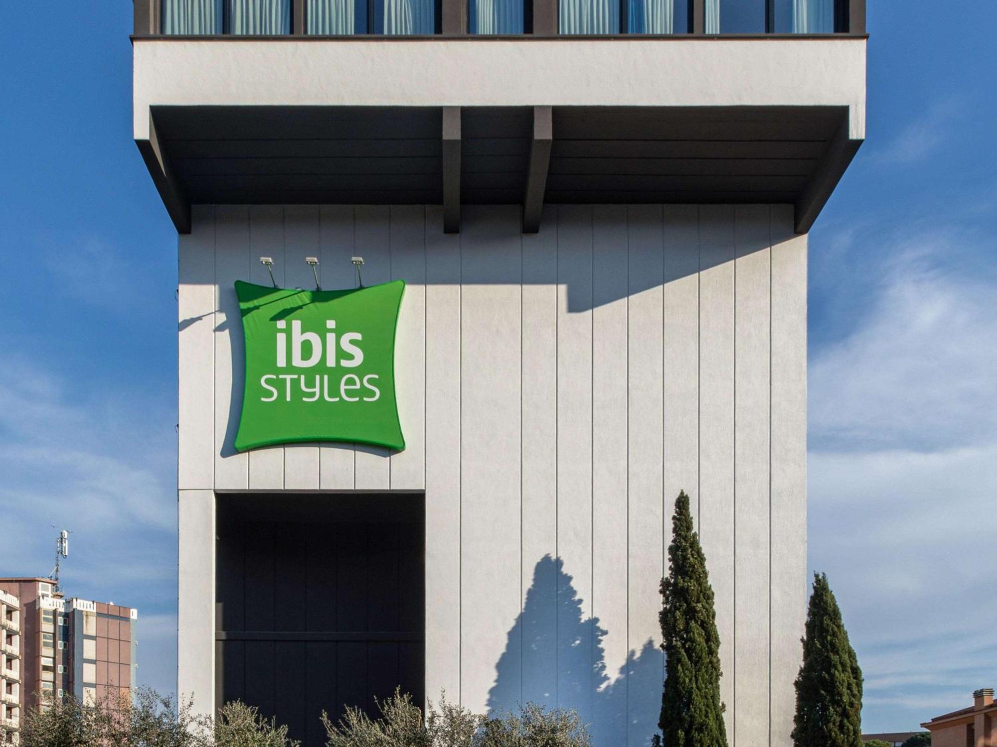 ホテル Ibis Styles Roma Aurelia エクステリア 写真