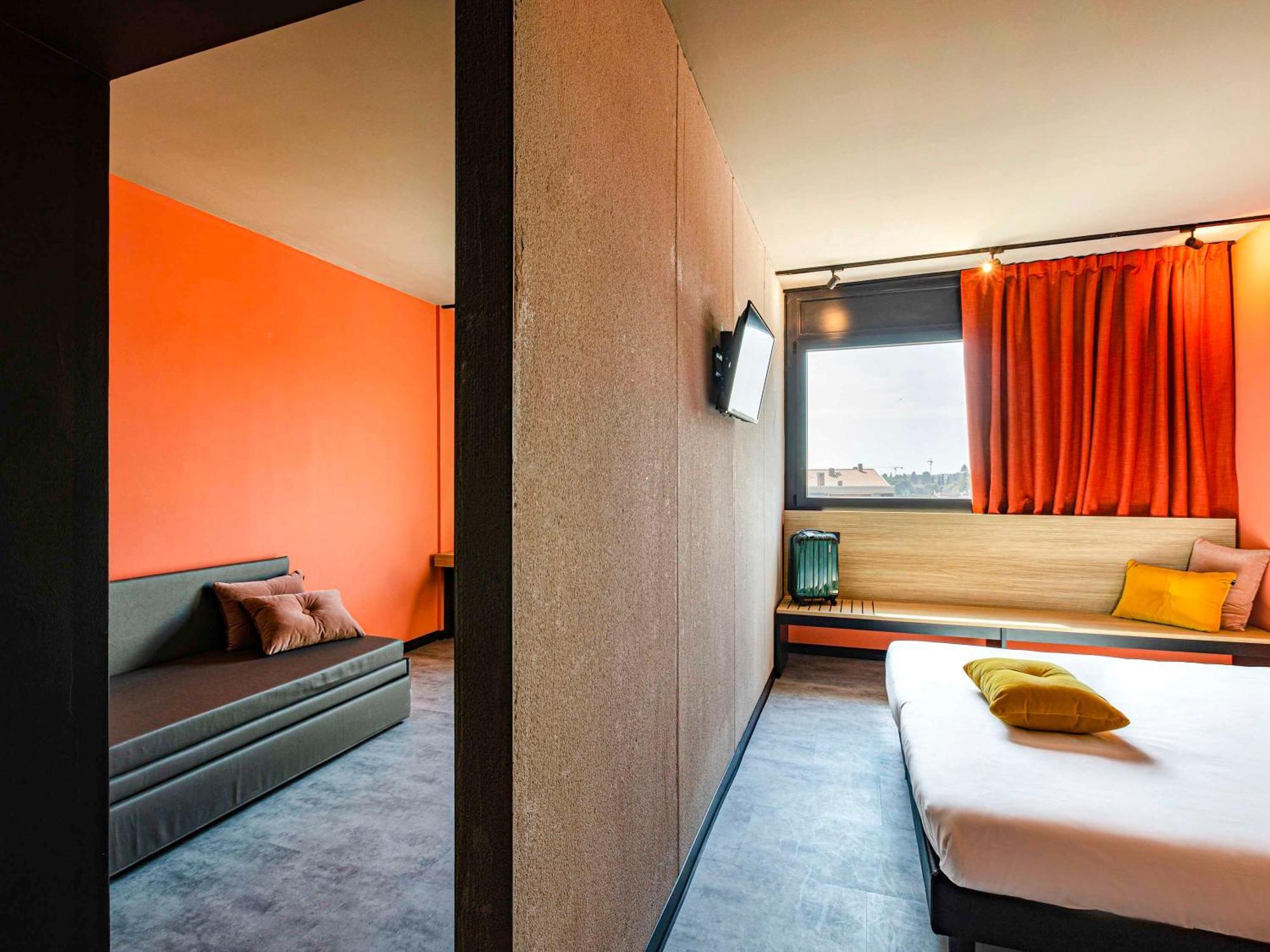 ホテル Ibis Styles Roma Aurelia エクステリア 写真