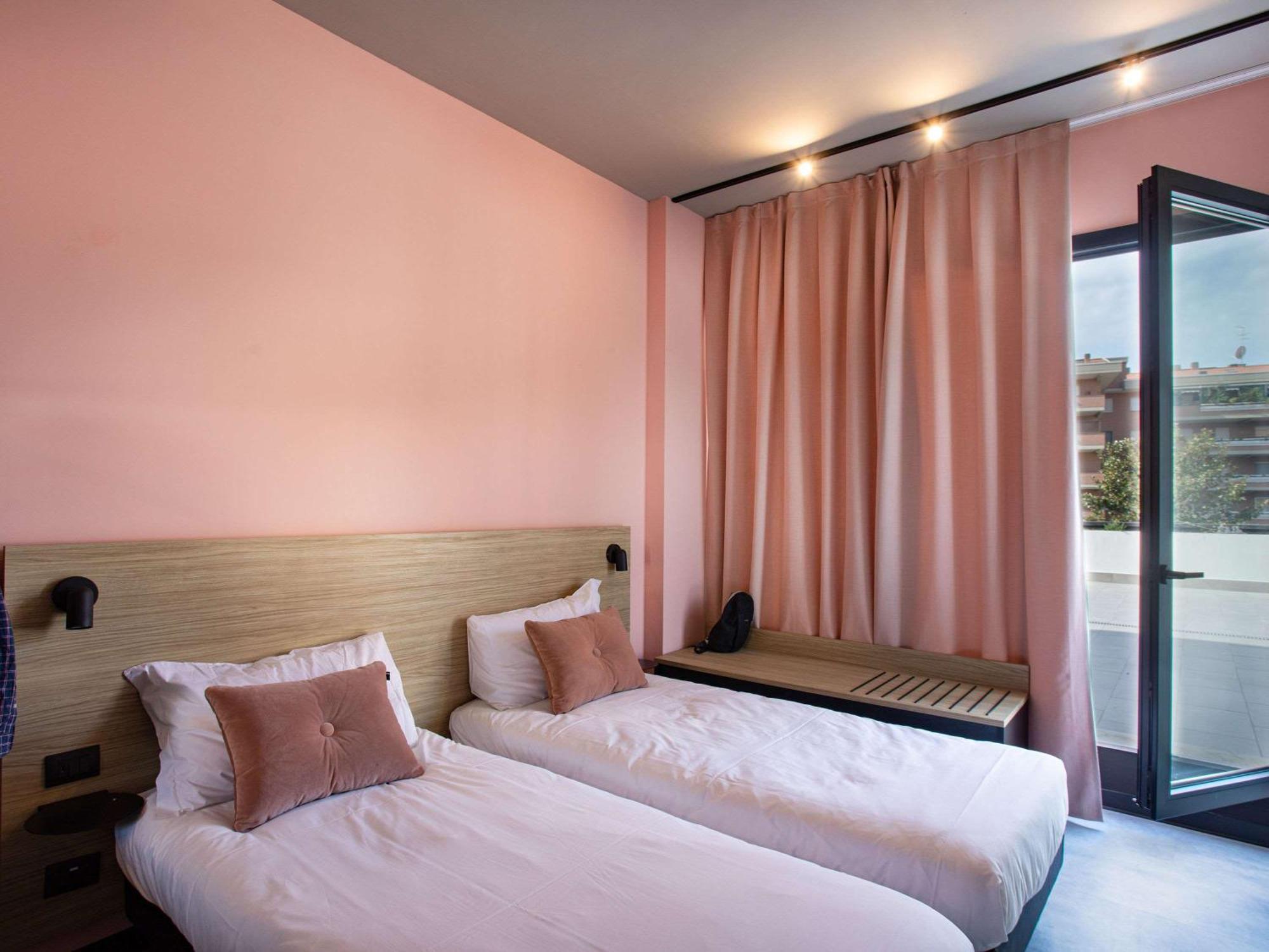 ホテル Ibis Styles Roma Aurelia エクステリア 写真