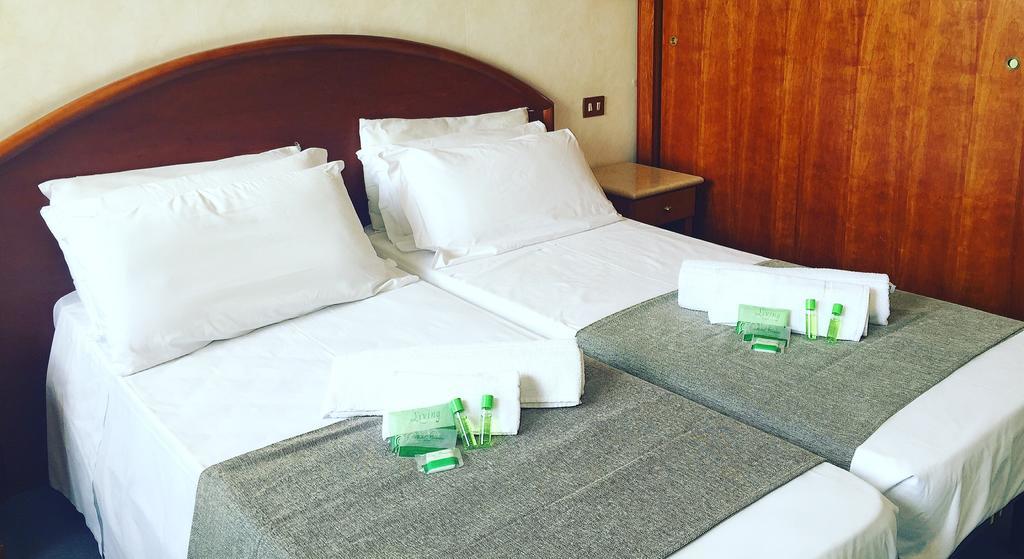 ホテル Ibis Styles Roma Aurelia エクステリア 写真