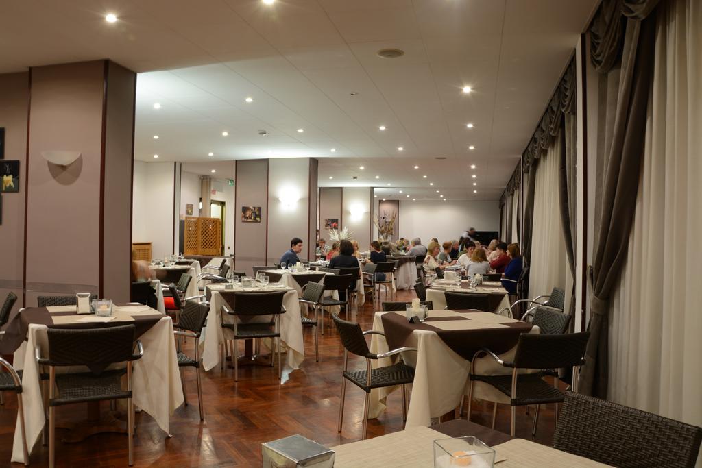 ホテル Ibis Styles Roma Aurelia エクステリア 写真