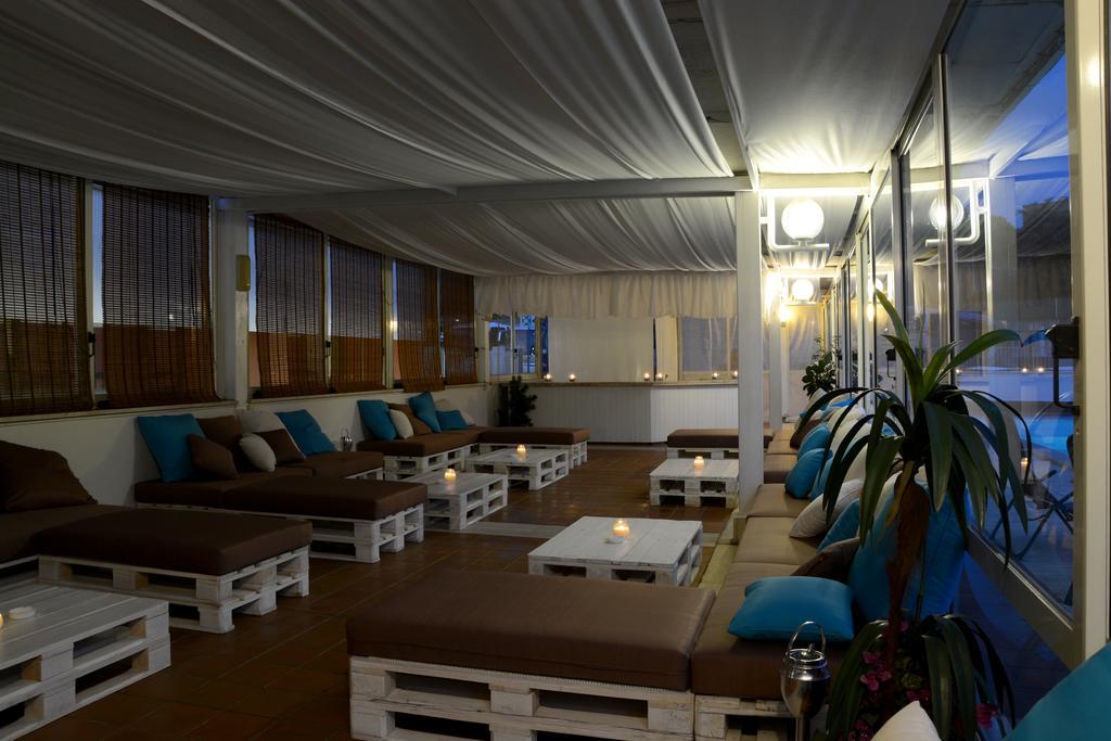 ホテル Ibis Styles Roma Aurelia エクステリア 写真